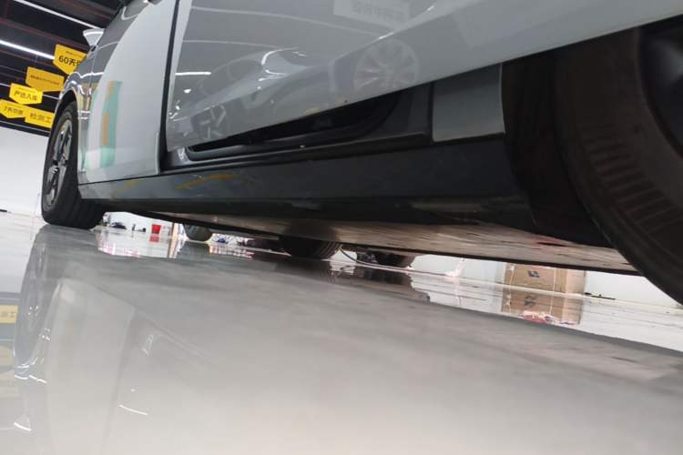 Used Li Auto MEGA 2024 Ultra Model Left Side Sill
