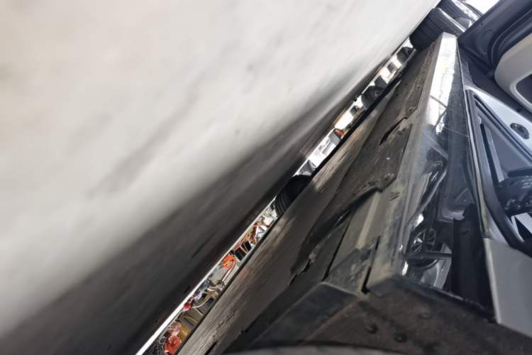 Used Li Auto MEGA 2024 Ultra Model Left Side Sill
