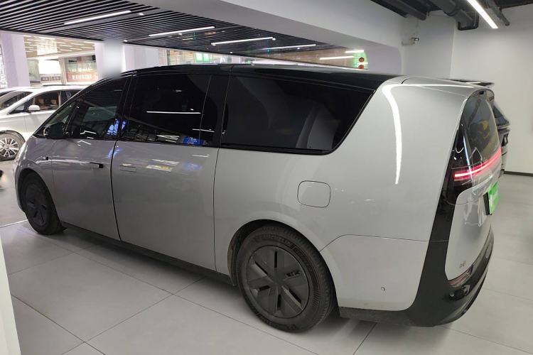 Used Li Auto MEGA 2024 Ultra Model Left Side