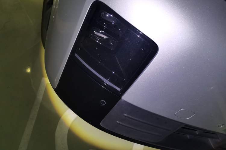 Used Li Auto MEGA 2024 Ultra Model Right Front Headlight