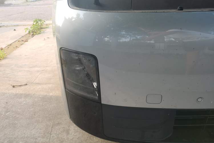 Used Li Auto MEGA 2024 Ultra Model Right Front Headlight