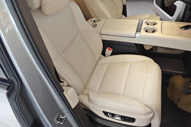 Used Li Auto MEGA 2024 Ultra Model Right Front Seat