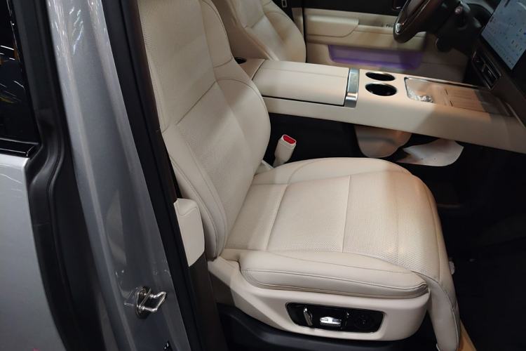 Used Li Auto MEGA 2024 Ultra Model Right Front Seat