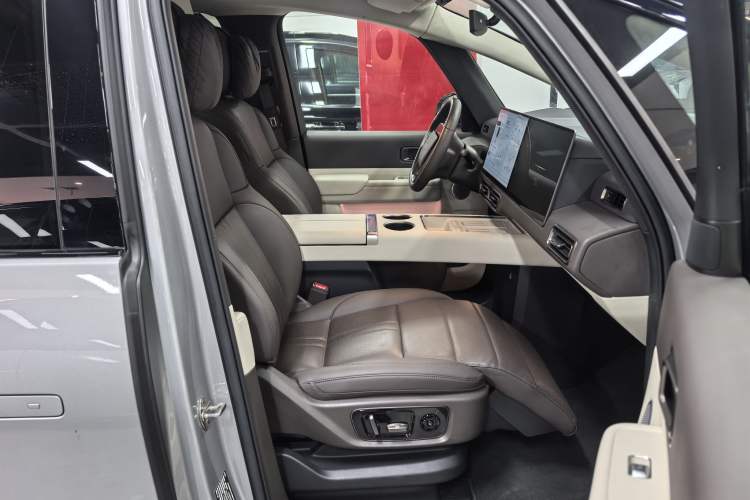 Used Li Auto MEGA 2024 Ultra Model Right Front Seat