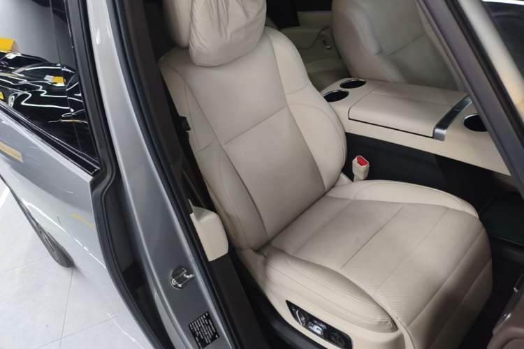 Used Li Auto MEGA 2024 Ultra Model Right Front Seat
