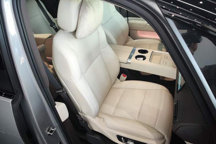 Used Li Auto MEGA 2024 Ultra Model Right Front Seat