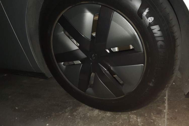 Used Li Auto MEGA 2024 Ultra Model Right Front Wheel Hub