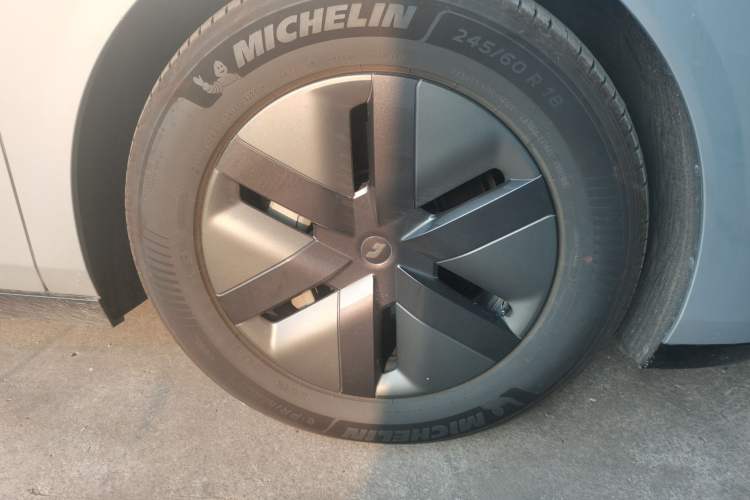 Used Li Auto MEGA 2024 Ultra Model Right Front Wheel Hub