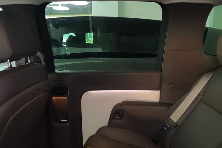 Used Li Auto MEGA 2024 Ultra Model Right Rear Door Interior
