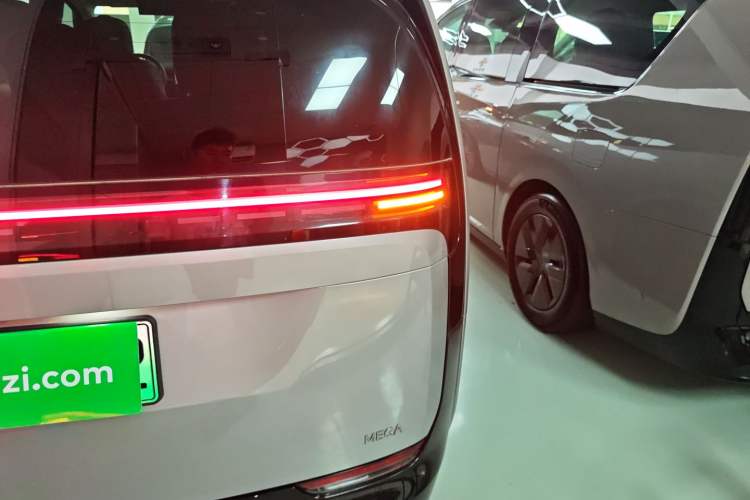 Used Li Auto MEGA 2024 Ultra Model Right Rear Taillight