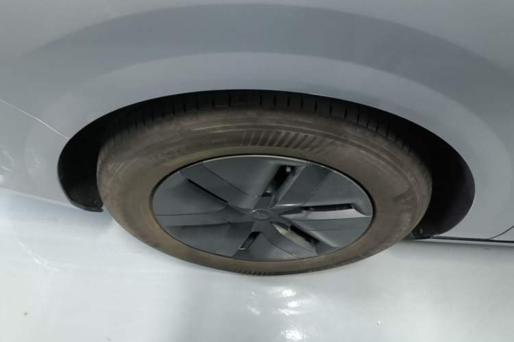 Used Li Auto MEGA 2024 Ultra Model Right Rear Wheel Hub