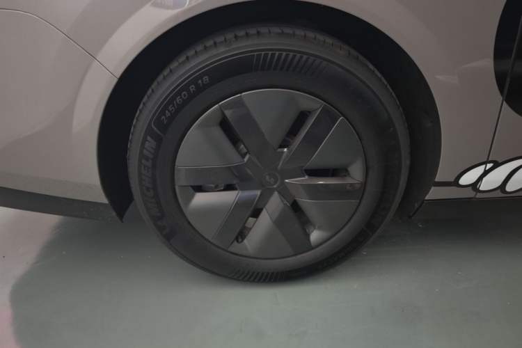 Used Li Auto MEGA 2024 Ultra Model Right Rear Wheel Hub