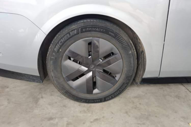 Used Li Auto MEGA 2024 Ultra Model Right Rear Wheel Hub