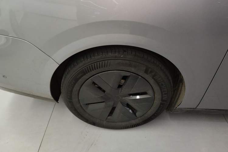 Used Li Auto MEGA 2024 Ultra Model Right Rear Wheel Hub