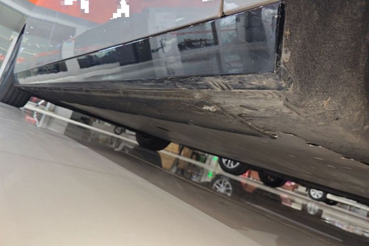 Used Li Auto MEGA 2024 Ultra Model Right Side Sill
