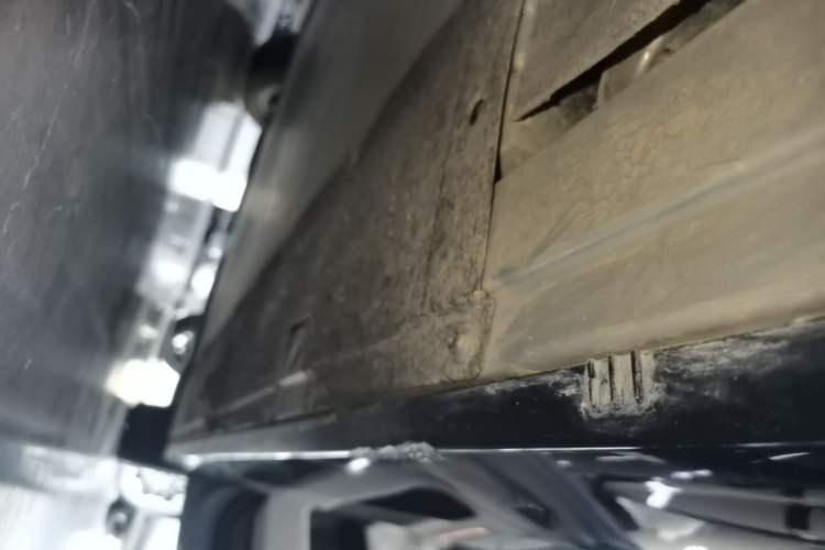 Used Li Auto MEGA 2024 Ultra Model Right Side Sill