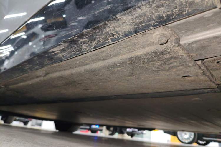 Used Li Auto MEGA 2024 Ultra Model Right Side Sill