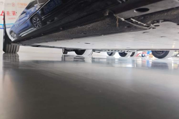 Used Li Auto MEGA 2024 Ultra Model Right Side Sill