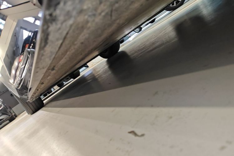 Used Li Auto MEGA 2024 Ultra Model Right Side Sill
