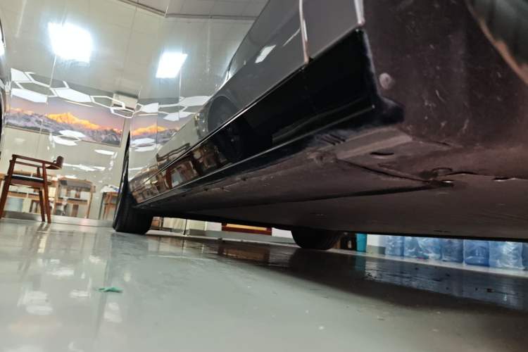 Used Li Auto MEGA 2024 Ultra Model Right Side Sill