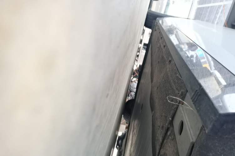 Used Li Auto MEGA 2024 Ultra Model Right Side Sill