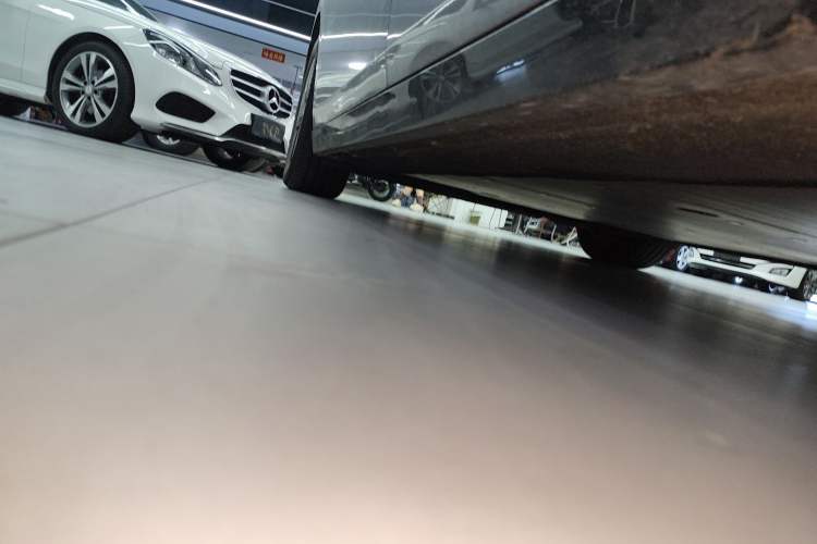 Used Li Auto MEGA 2024 Ultra Model Right Side Sill