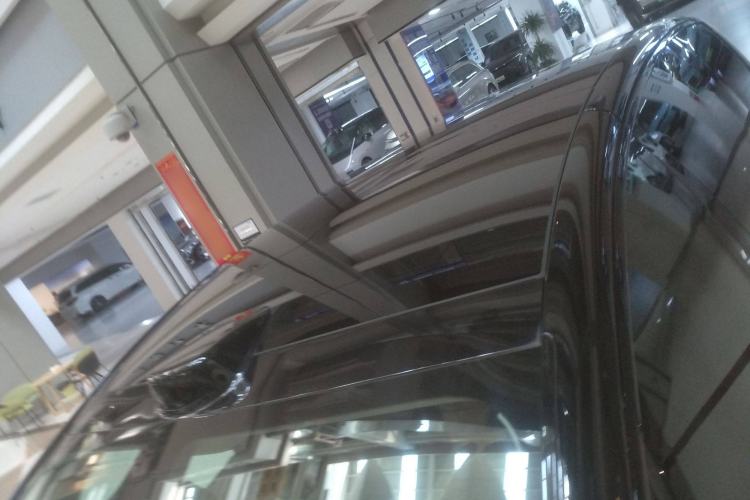 Used Li Auto MEGA 2024 Ultra Model Roof
