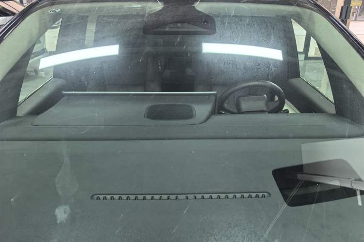 Used Li Auto MEGA 2024 Ultra Model Roof