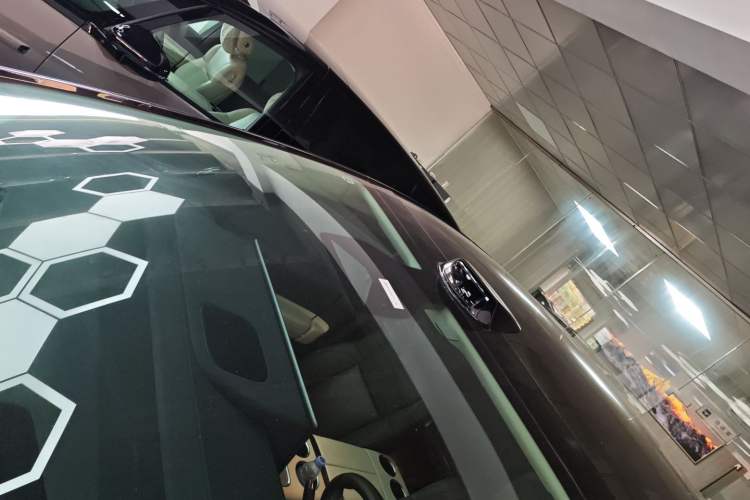 Used Li Auto MEGA 2024 Ultra Model Roof