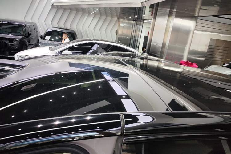 Used Li Auto MEGA 2024 Ultra Model Roof