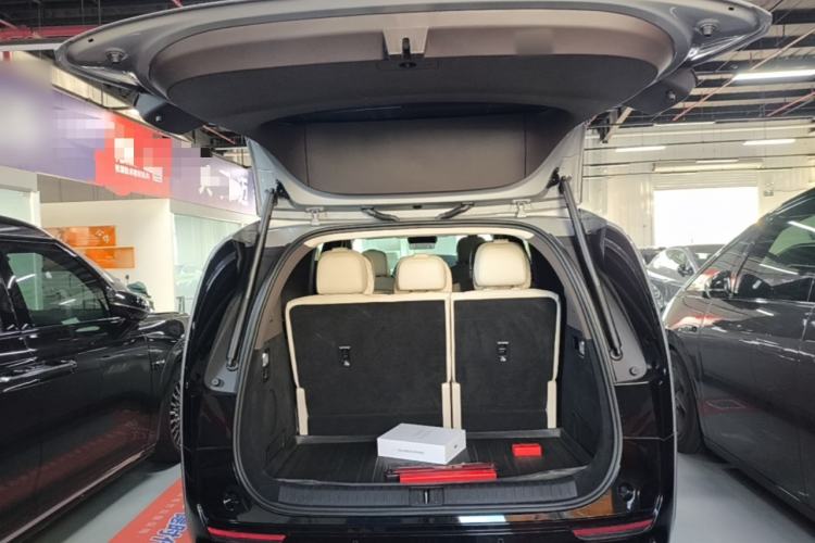 Used Li Auto MEGA 2024 Ultra Model Trunk