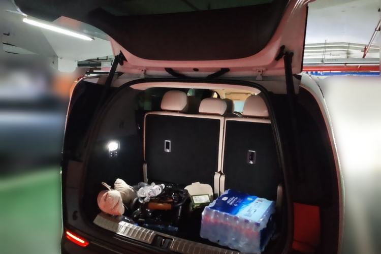 Used Li Auto MEGA 2024 Ultra Model Trunk