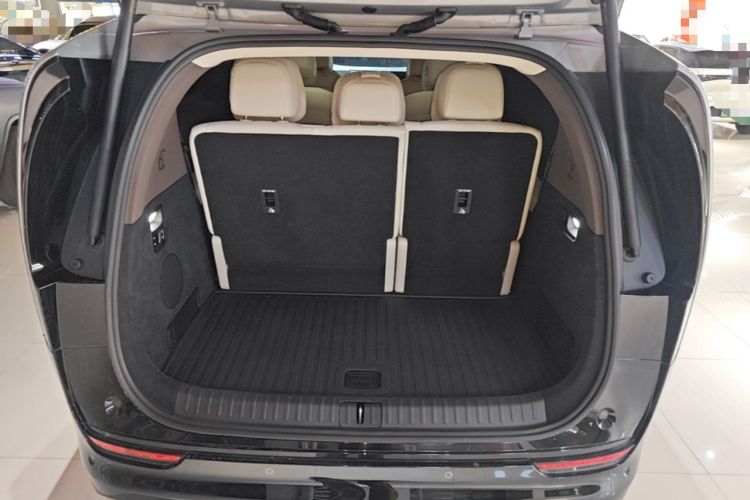 Used Li Auto MEGA 2024 Ultra Model Trunk
