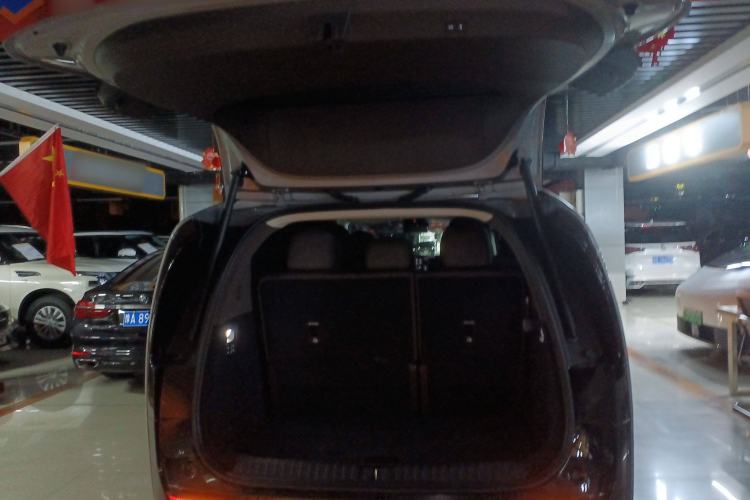 Used Li Auto MEGA 2024 Ultra Model Trunk