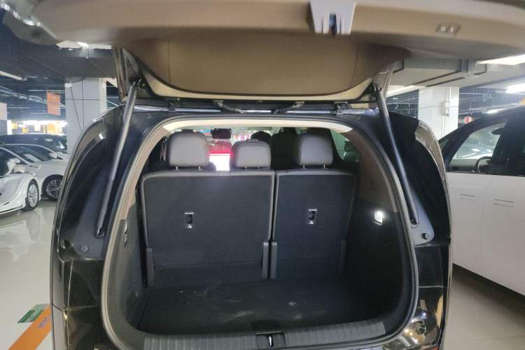 Used Li Auto MEGA 2024 Ultra Model Trunk