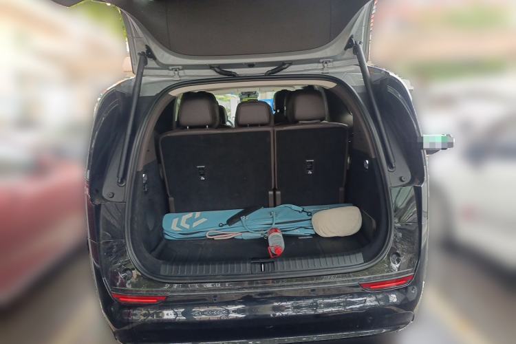 Used Li Auto MEGA 2024 Ultra Model Trunk