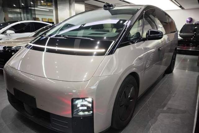 Used Li Auto MEGA 2024 Ultra Model
