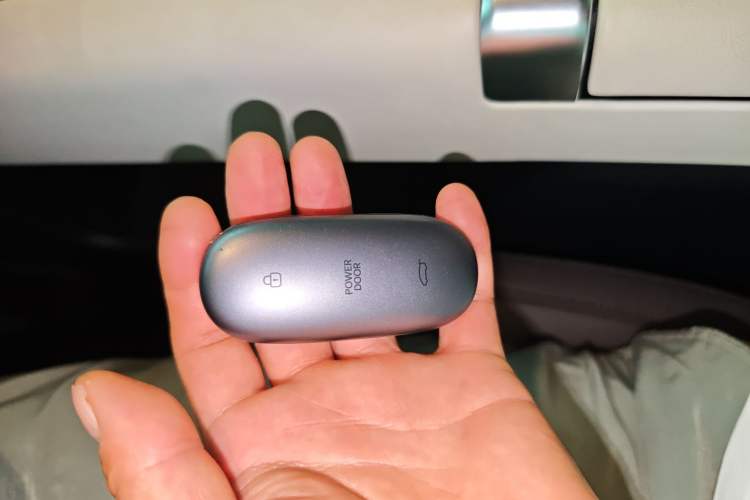 Used Li Auto MEGA 2024 Ultra Model Vehicle Key
