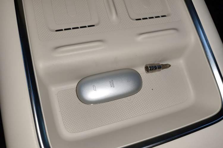 Used Li Auto MEGA 2024 Ultra Model Vehicle Key