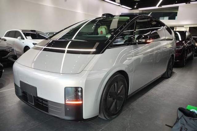 Used Li Auto MEGA 2024 Ultra Model