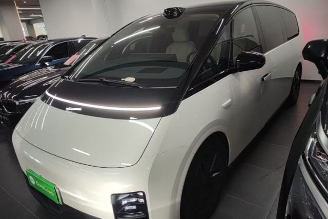 Li Auto MEGA 2024 Ultra Model с пробегом