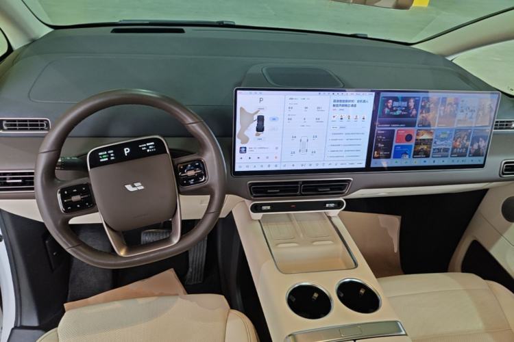 Used Li Auto MEGA 2024 Ultra Model Center Console