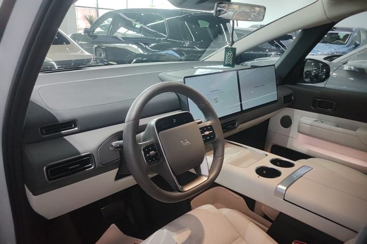 Used Li Auto MEGA 2024 Ultra Model Center Console