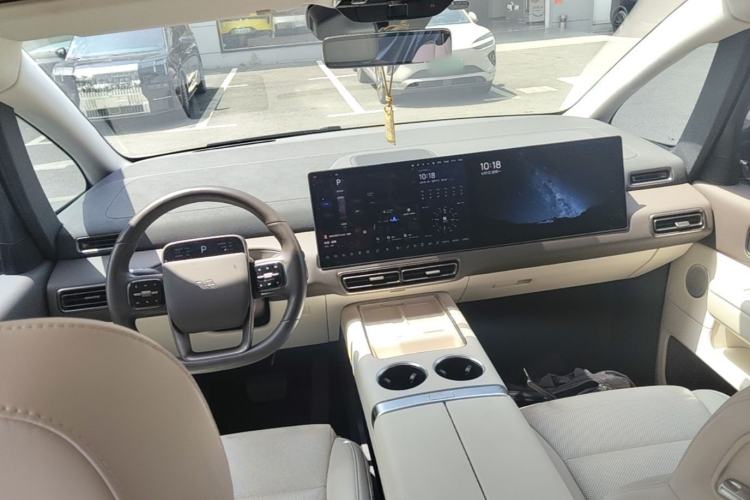 Used Li Auto MEGA 2024 Ultra Model Center Console