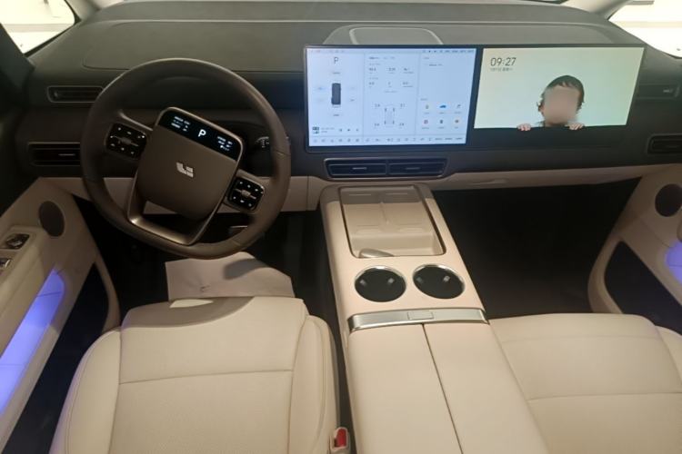 Used Li Auto MEGA 2024 Ultra Model Center Console