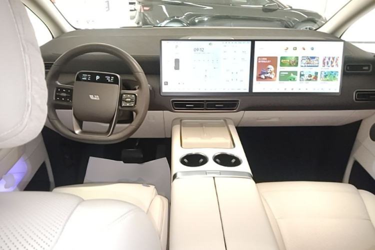 Used Li Auto MEGA 2024 Ultra Model Center Console