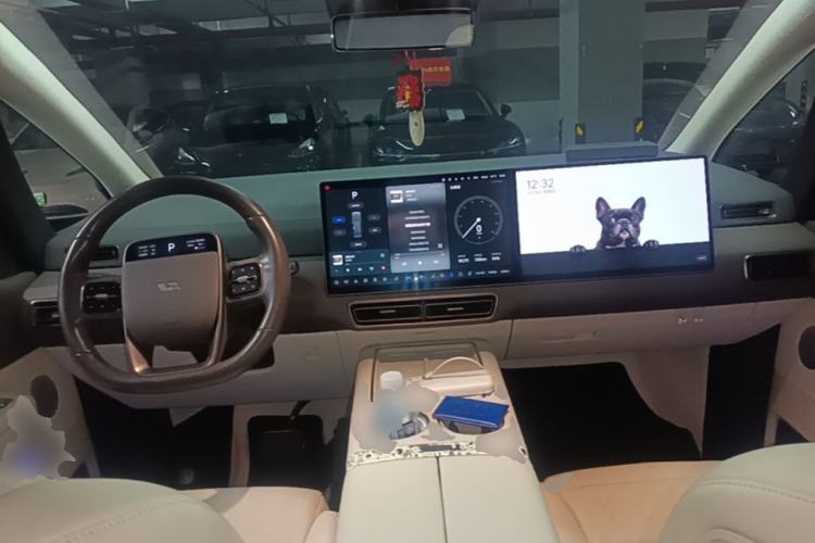 Used Li Auto MEGA 2024 Ultra Model Center Console