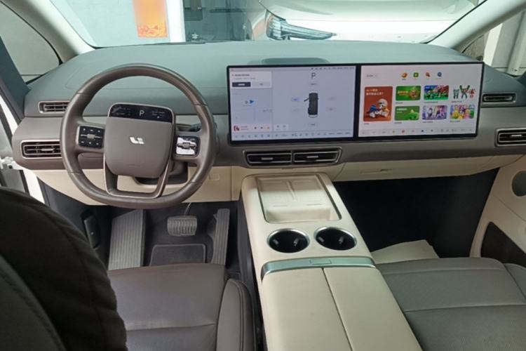 Used Li Auto MEGA 2024 Ultra Model Center Console