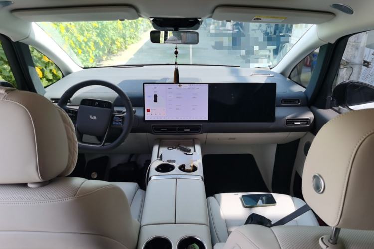 Used Li Auto MEGA 2024 Ultra Model Center Console