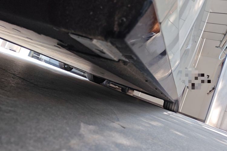 Used Li Auto MEGA 2024 Ultra Model Chassis Front Left